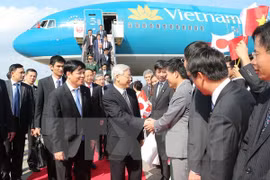 Party chief meets Japanese corporate executives
