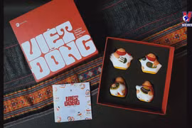 Unique Mid-Autumn festival gifts inspired by folk paintings
