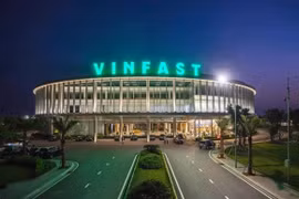 VinFast delivers first 100 VF 8s to customers in Vietnam