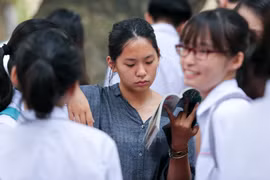 Vietnamese students take National High School Exam