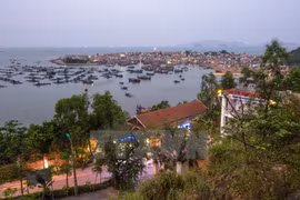 Thanh Hoa: Nghi Son island commune at the sunset