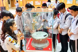 Three national treasures on display at Quang Ninh Museum