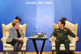 Defence Minister receives Australian counterpart 