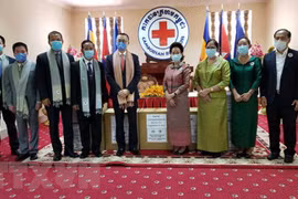 Vietnam Red Cross donates medical supplies to Cambodia