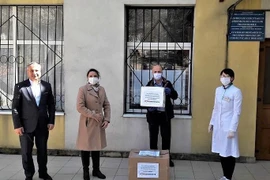 Vietnamese-owned company presents 600 COVID-19 test kits to Moldova