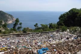 UNESCO launches programme seeking innovative ideas for ocean without plastic in Vietnam