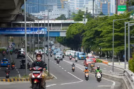 Indonesia to allow citizens under 45 to resume working amid pandemic