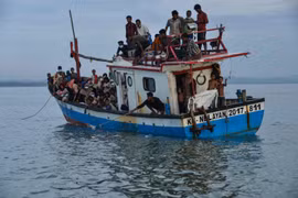 At least 24 Rohingya migrants feared drowned off Malaysian coast