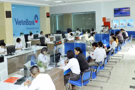 Local commercial banks cut interbank transfer fees 