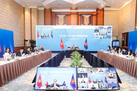 ASEAN economic ministers hold consultations with partners