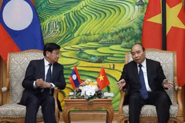 Prime Minister hosts Lao counterpart