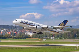 Singapore Airlines plans to operate at 7 pct of capacity in August