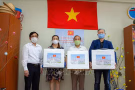 Vietnam sends medical masks to Vietnamese community in central Russia
