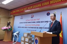 US donates 100 brand-new ventilators to aid Vietnam’s COVID-19 response