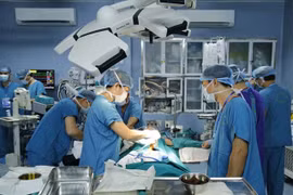Military hospital successfully performs bowel transplants from live donors
