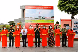 Photo exhibition spotlights President Ho Chi Minh Mausoleum