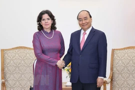 Prime Minister Nguyen Xuan Phuc receives outgoing Cuban Ambassador