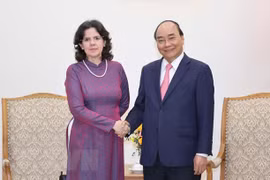 Prime Minister Nguyen Xuan Phuc receives outgoing Cuban Ambassador