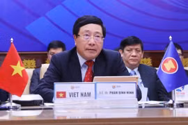 Vietnam, Philippines discuss cooperation amid complicated COVID-19 pandemic