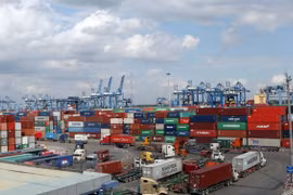 Cargo throughput of seaports still maintains growth in eight months 
