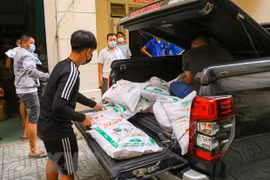 Da Nang receives support from donors in COVID-19 fight