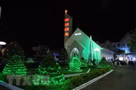 Easter greetings offered to Catholics, Protestants