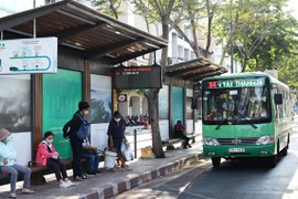 HCM City to open free parking space for bus passengers