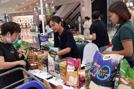 100 stalls introduce farm produce at AEON Mall Ha Dong