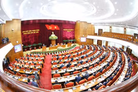Party Central Committee discuss documents on second working day of 13th session