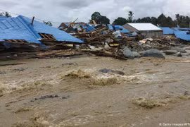 Indonesia: Death toll in flash flood rises to 21