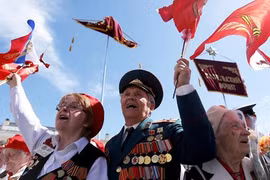 Vietnamese leaders congratulate Russian counterparts on Victory Day 