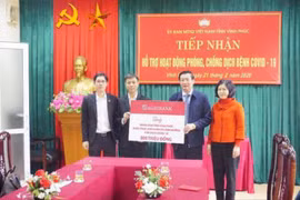 COVID-19: Agribank hands over 800 mln VND to Vinh Phuc 