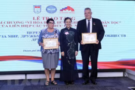 Russian officials in HCM City honoured with insignias