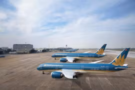 Vietnam Airlines carries medical equipment to Laos, Cambodia 