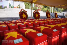 Remains of volunteer soldiers reburied in Kien Giang