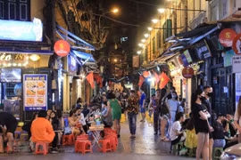 Experts: Night-time economy expected to boost Hanoi tourism 