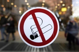 Smoking increases risk of COVID-19 community transmission 