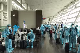 300 Vietnamese citizens brought home from Canada, RoK
