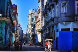 Havana street by Nguyen Viet Thanh 