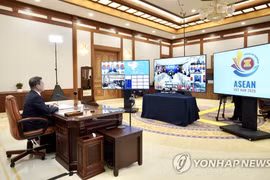 RoK President vows full support for ASEAN in COVID-19 fight