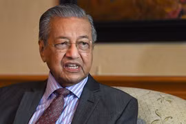 Malaysia’s interim PM proposes forming unity government