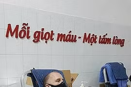 Foreigners respond to blood donation campaign amid COVID-19 outbreak