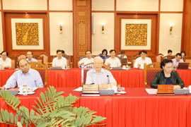  Hanoi needs to set example in all fields: top leader 
