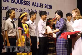 Vallet scholarships granted to Vietnamese students