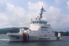 Malaysia sinks 13 foreign fishing boats for trespassing its waters