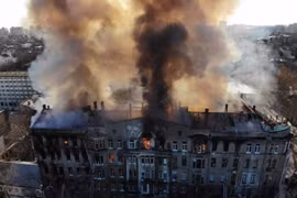 Ukrainian media highlights Vietnamese community’s support for local fire victims 