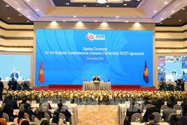 Thai, Singaporean PMs highly evaluate signing of RCEP 