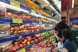 Fruit exporters eye Vietnamese market