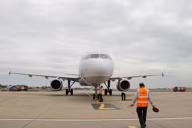 Int'l flights to/from Cambodia down 40 percent due to COVID-19