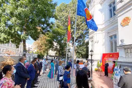 Photo exhibition introduces Vietnamese people, nation to Romanians